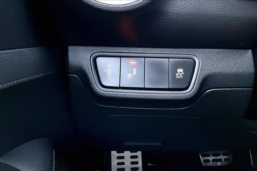 2023 Kia Forte - Image 34