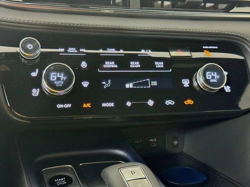 2027 INFINITI QX60 - Image 18