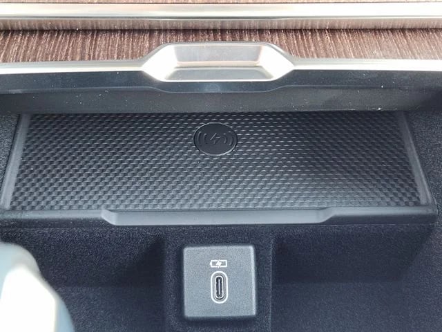 2026 Land Rover Range Rover - Image 14