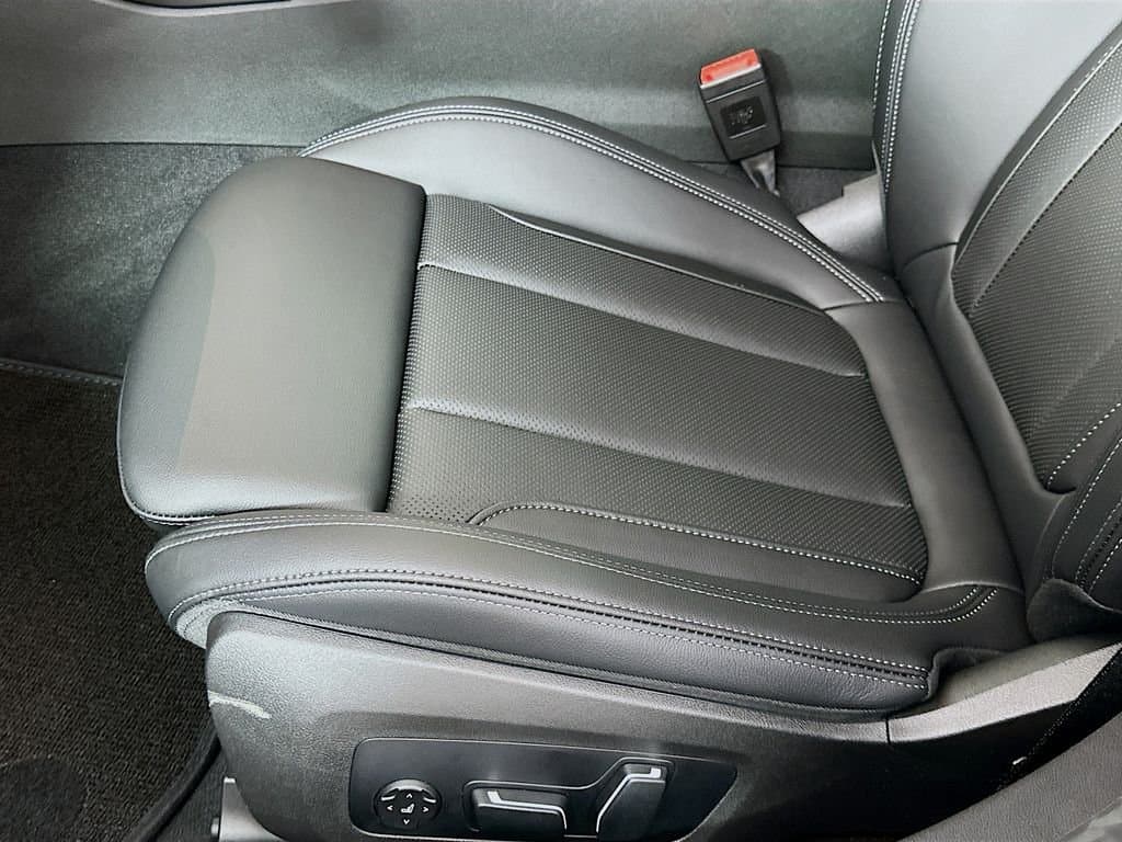 2026 BMW 3 Series - Image 21