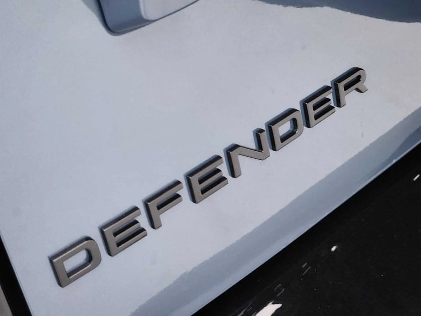 2026 LAND ROVER Defender 110 - Image 12