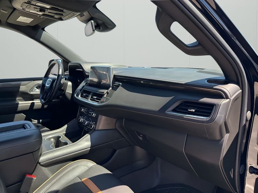2023 GMC Yukon - Image 15