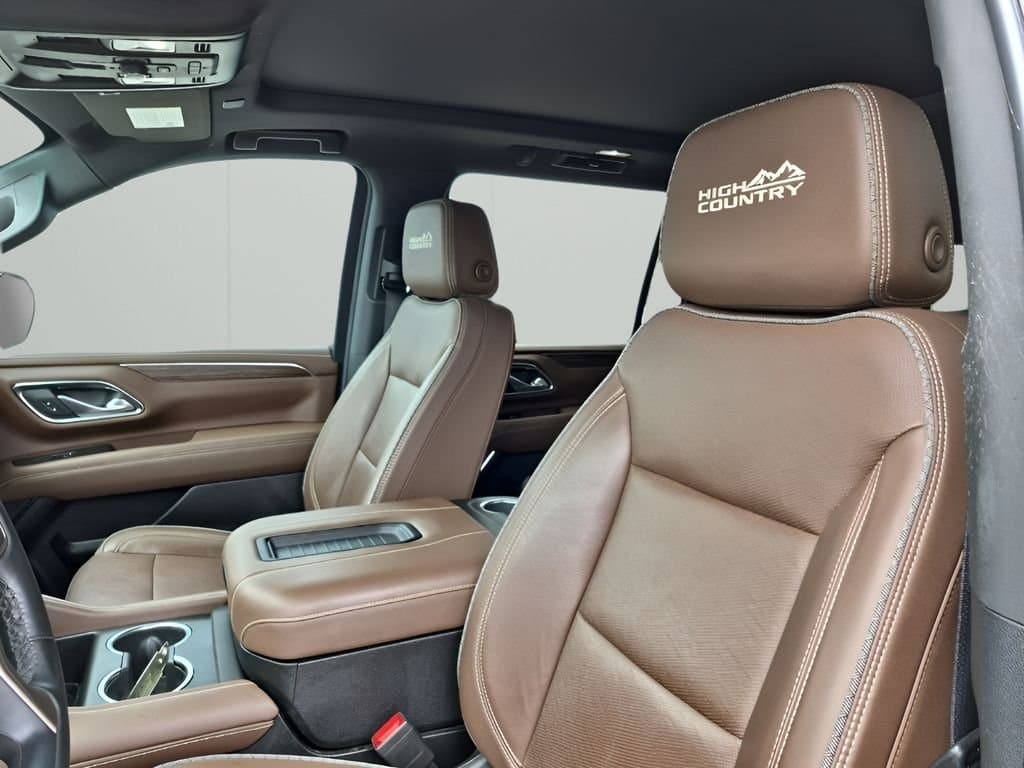 2023 Chevrolet Suburban - Image 31