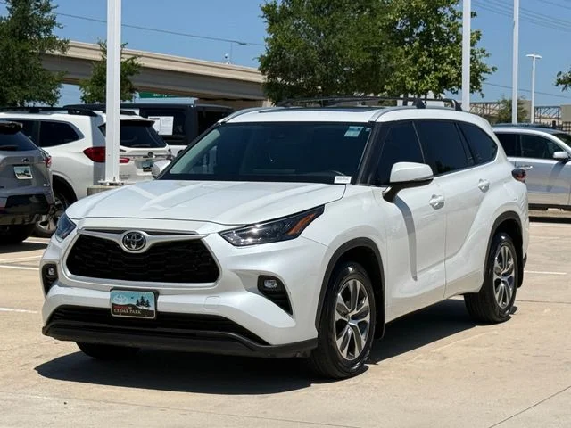 2023 Toyota Highlander - Image 4