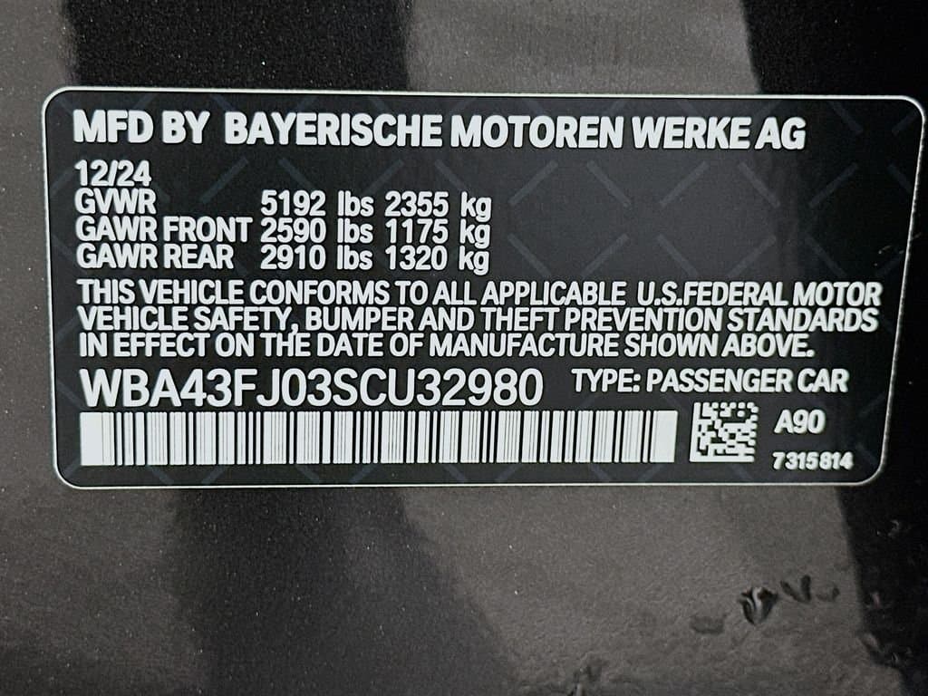 2025 BMW 5 Series - Image 33