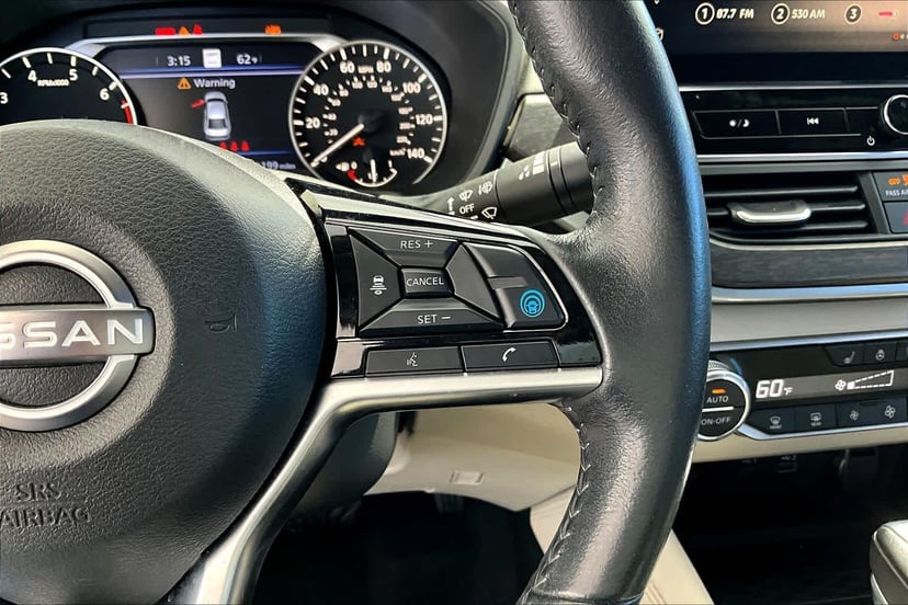 2023 Nissan Altima - Image 25
