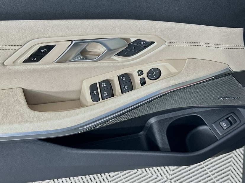 2026 BMW 3 Series - Image 20