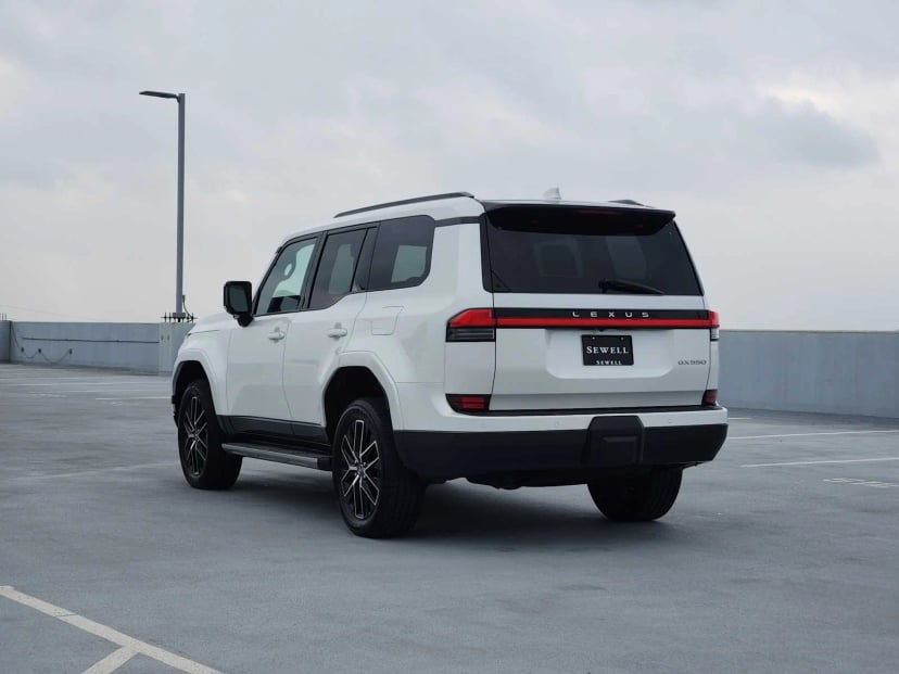 2024 Lexus GX 550 - Image 4