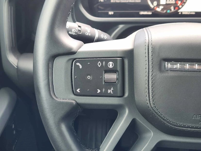 2024 Land Rover Defender - Image 28