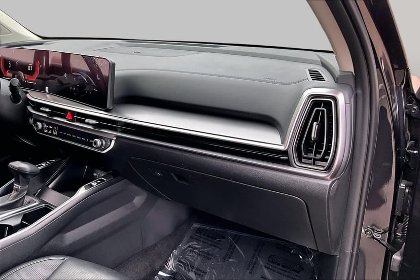 2025 Kia Sorento - Image 18