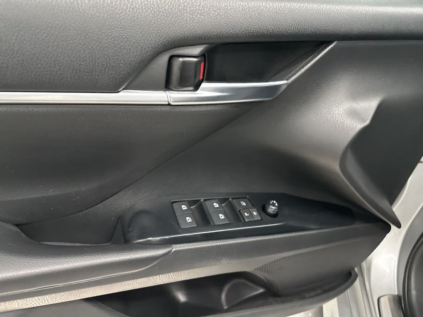 2018 Toyota Camry - Image 15