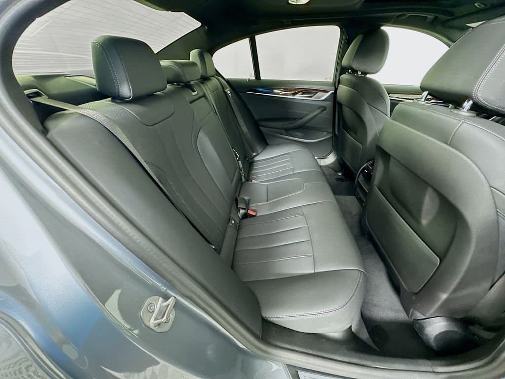 2023 BMW 5 Series - Image 28