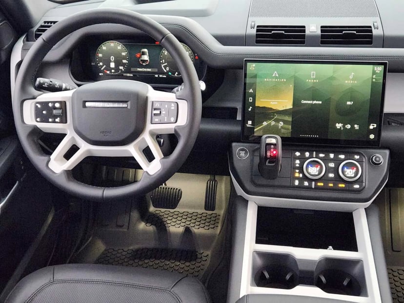 2026 LAND ROVER Defender 110 - Image 27