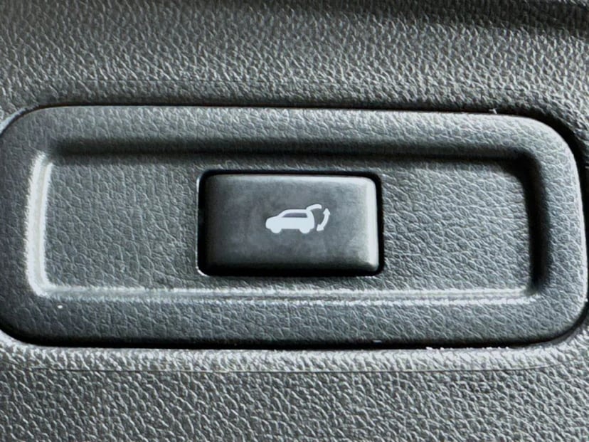 2016 INFINITI QX70 - Image 35