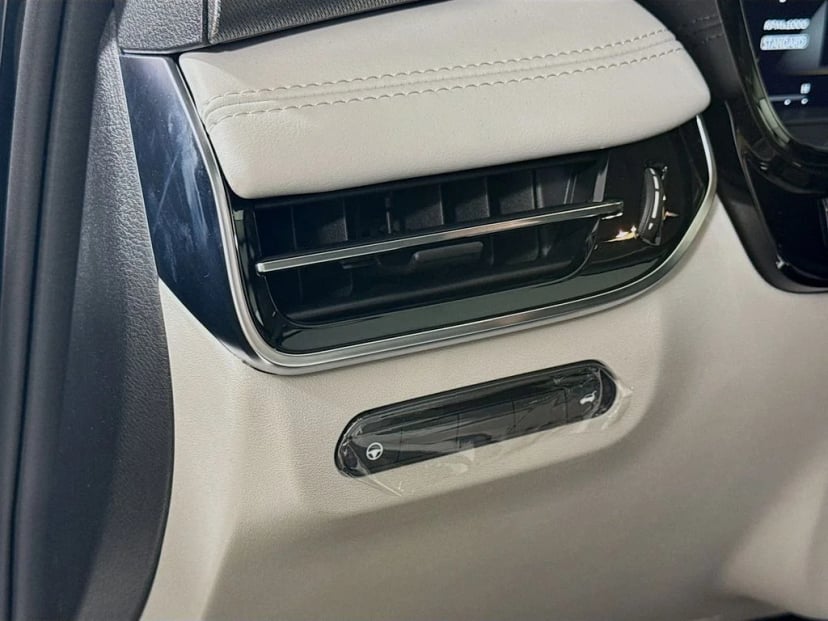 2027 INFINITI QX60 - Image 10