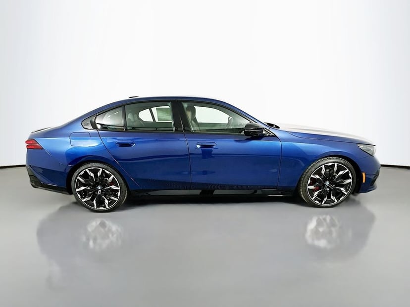 2026 BMW i5 - Image 3