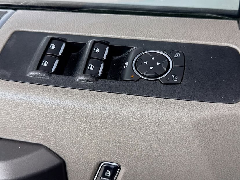 2017 Ford F-250SD - Image 37