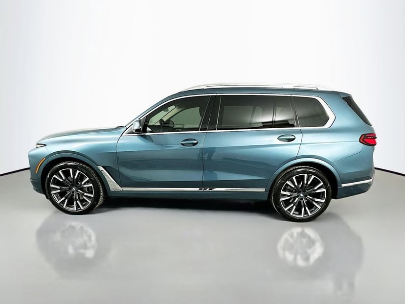 2024 BMW X7 - Image 8