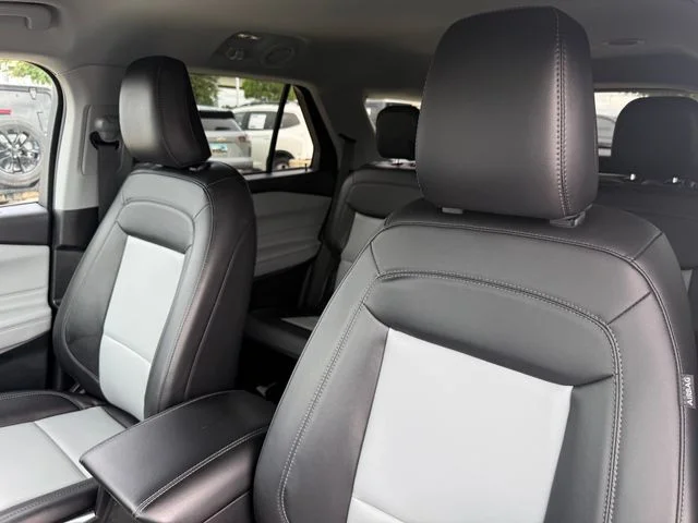 2023 Ford Explorer - Image 14