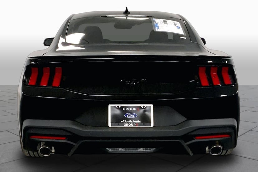 2026 Ford Mustang - Image 4