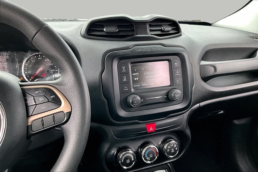 2017 Jeep Renegade - Image 7