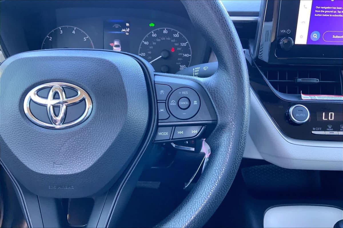 2025 Toyota Corolla - Image 23