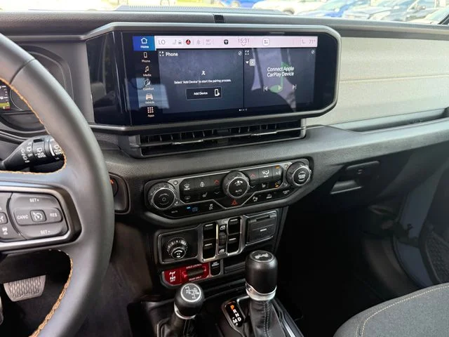 2024 Jeep Wrangler - Image 15