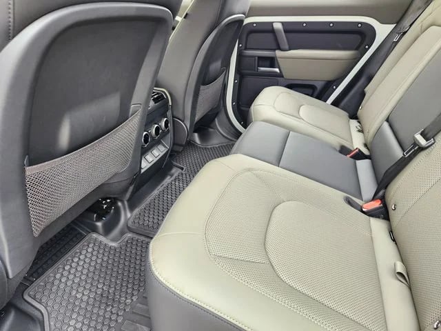 2026 Land Rover Defender 110 - Image 20