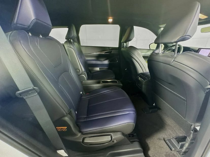 2027 INFINITI QX60 - Image 35