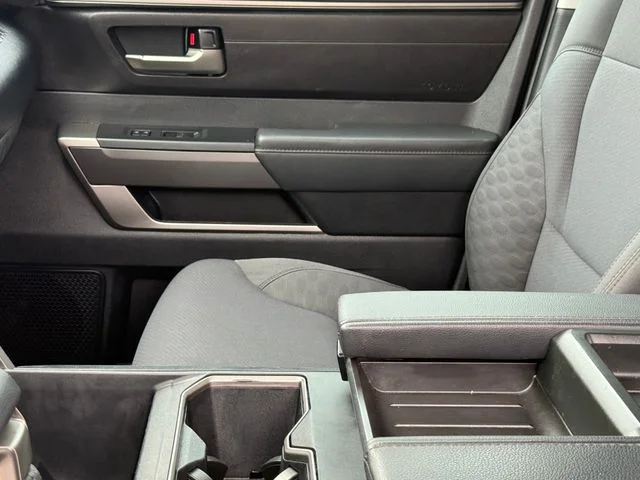 2023 Toyota Tundra - Image 12
