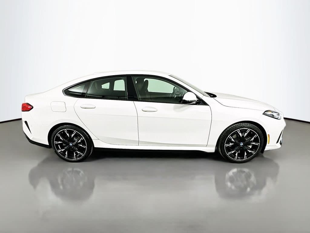 2025 BMW 2 Series - Image 4