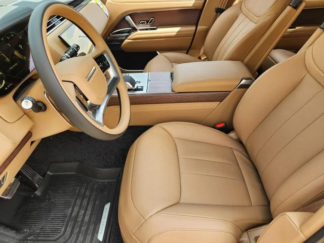 2026 Land Rover Range Rover - Image 12