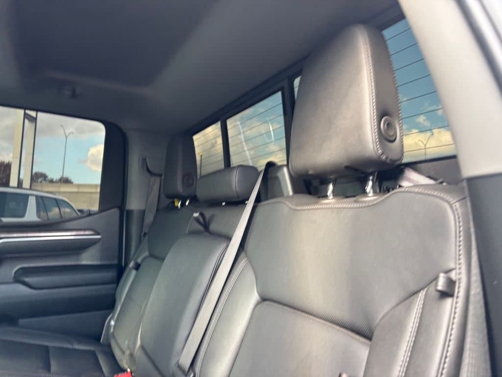 2025 Chevrolet Silverado 1500 - Image 28