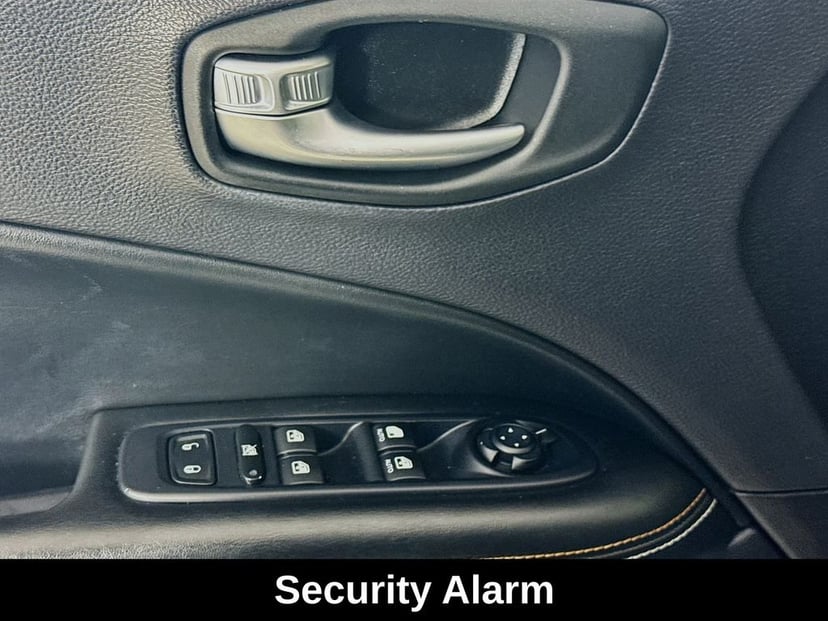 2018 Jeep Compass - Image 22