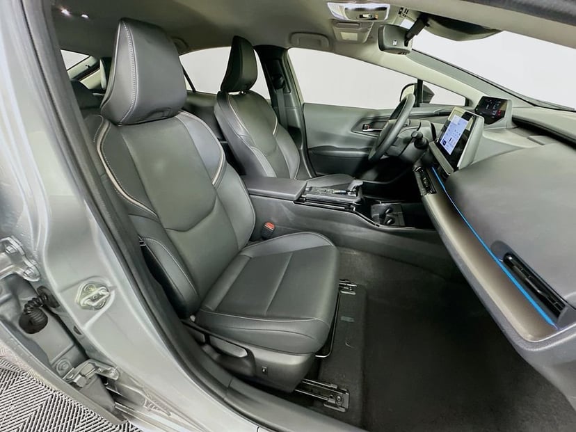 2023 Toyota Prius - Image 26
