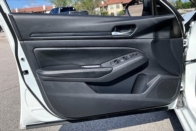 2025 Nissan Altima - Image 22