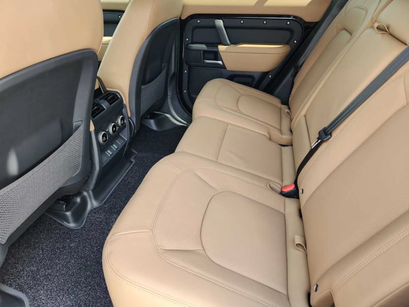 2026 LAND ROVER Defender 110 - Image 30
