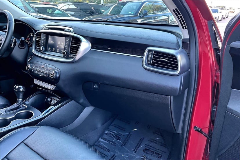 2017 Kia Sorento - Image 18