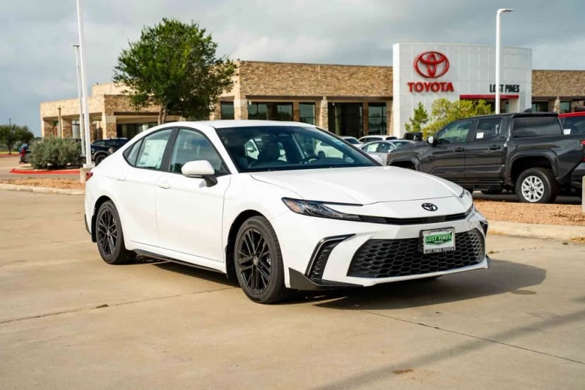2026 Toyota Camry - Image 4