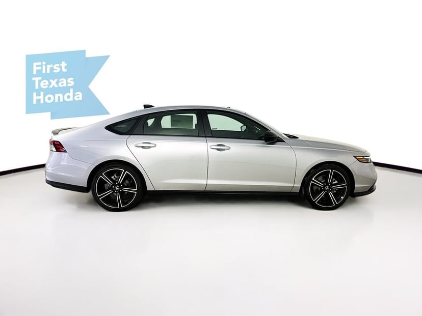 2026 Honda Accord Hybrid - Image 9