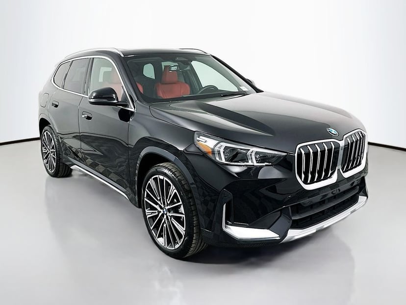 2025 BMW X1 - Image 3