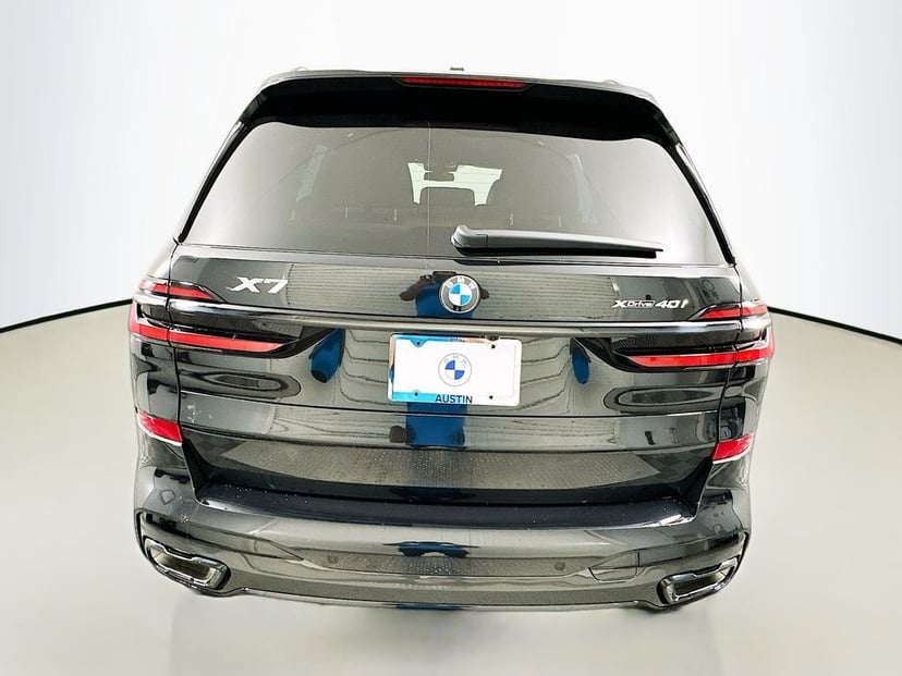 2026 BMW X7 - Image 6