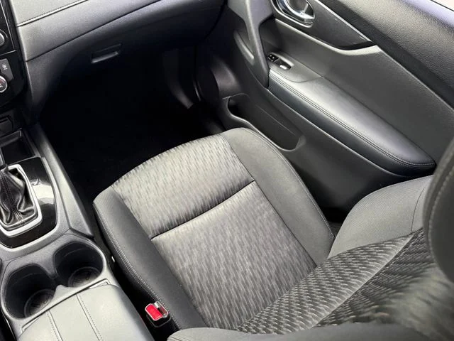 2019 Nissan Rogue - Image 23
