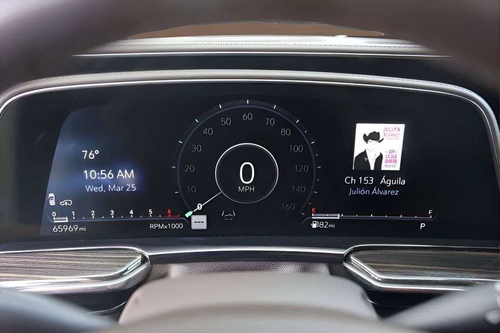 2021 Cadillac Escalade - Image 12