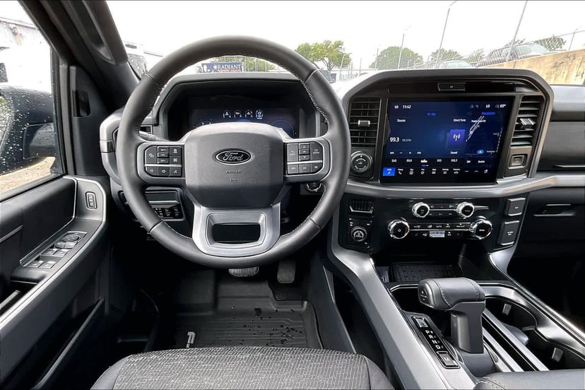2025 Ford F-150 - Image 9