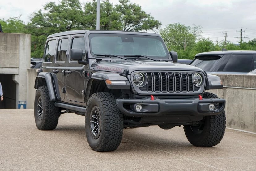 2025 Jeep Wrangler - Image 12