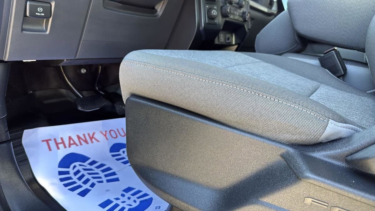 2025 Ford F-150 - Image 11