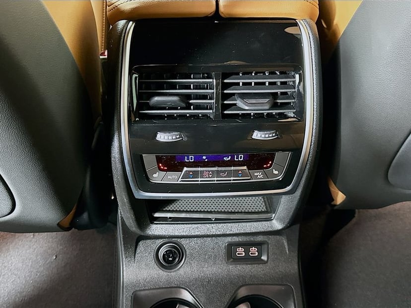 2026 BMW X7 - Image 18