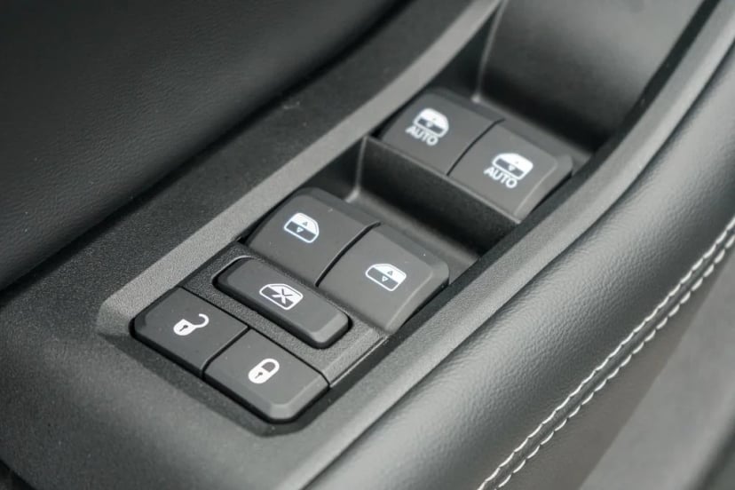 2025 Jeep Grand Cherokee - Image 24