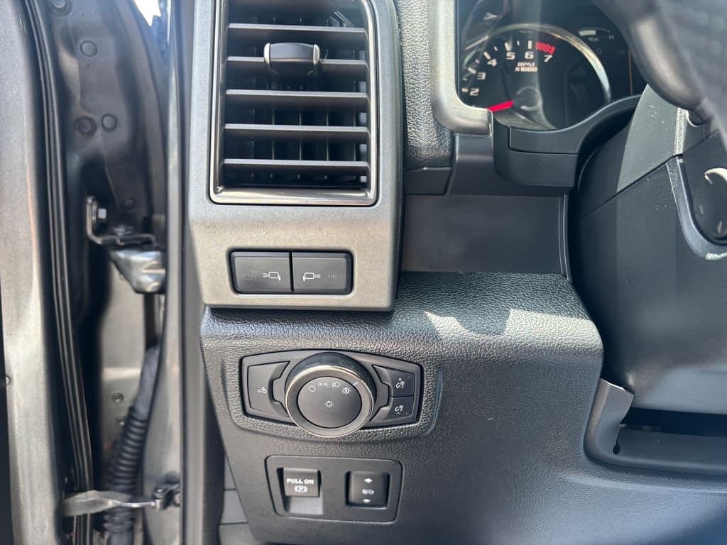 2020 Ford F-150 - Image 24
